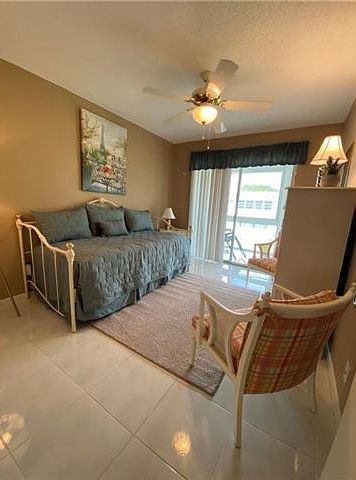 1st image of 72 Newport Ct #D-72b