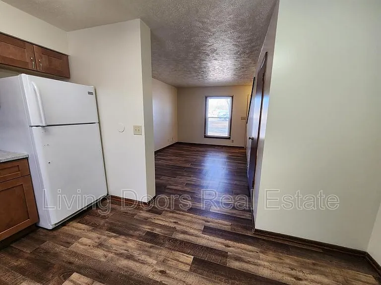 1507 David Dr — Photo 3