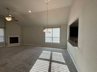 707 Dripping Springs Ln, Cleburne, TX 76033