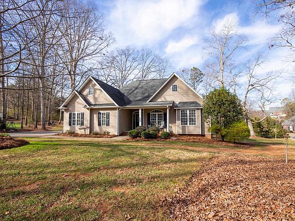 3rd image of 111 Meadow Woods Ct
