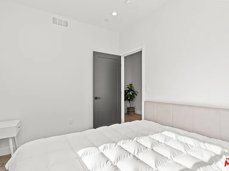 234 1/2 S Carondelet St — Photo 18