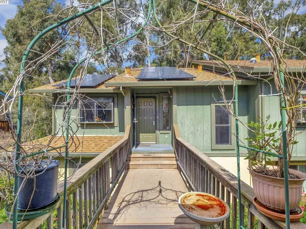 3220 Monika Ln, Hayward, CA 94541
