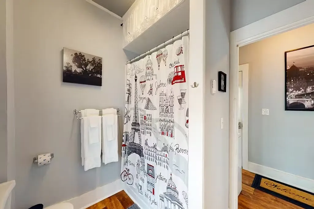 23 Mechanic Street Apt. 2 Upper — Photo 2