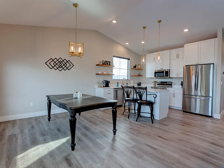 855 Lincoln Dr — Photo 4
