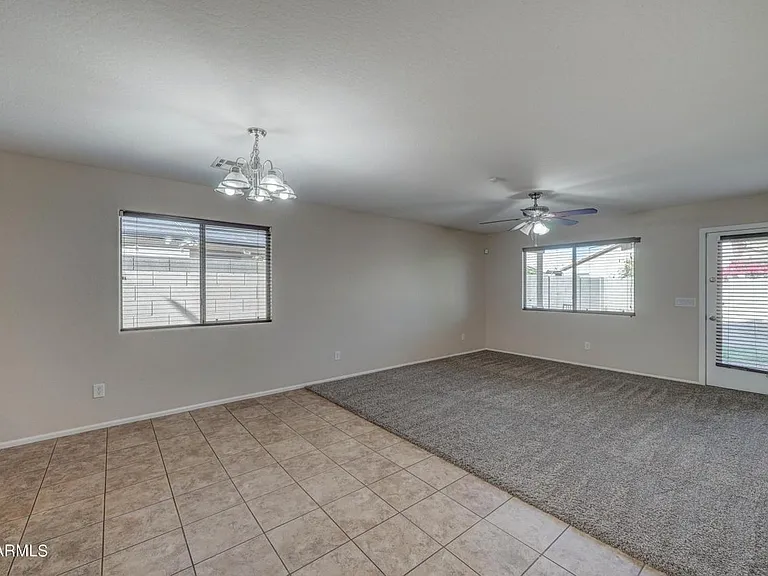 Dining area/Livingroom