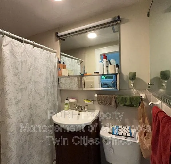 237 Cedar Lake Rd N #2 — Photo 18