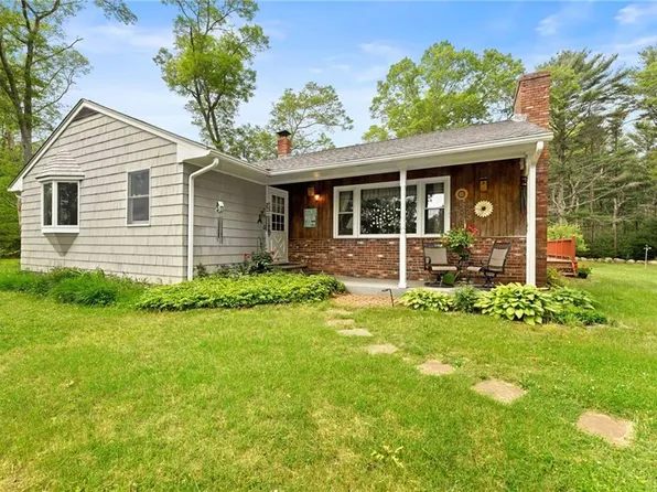 329 Hog House Hill Rd, Exeter, RI 02822