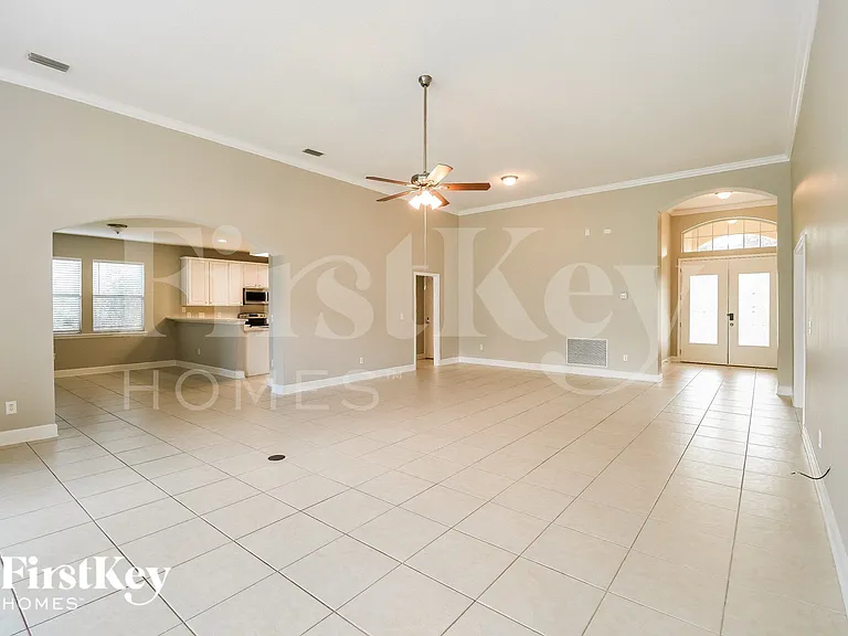 2305 Yellow Jasmine Ln — Photo 3