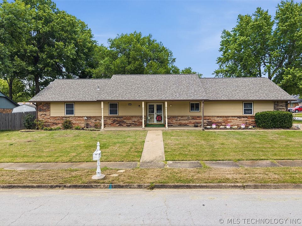 1st image of 3016 E Knoxville St