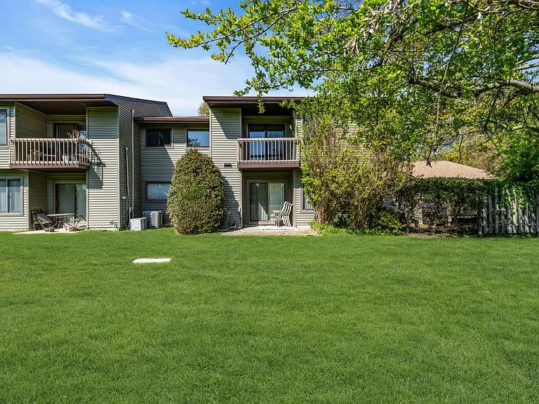 15B Andover Ct — Photo 25