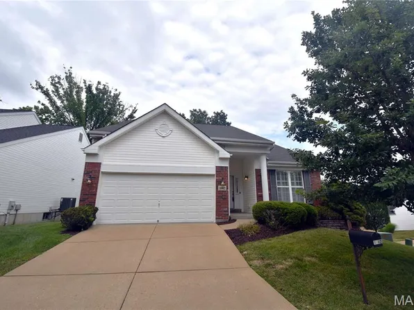 1002 Shire Ln, Eureka, MO 63025