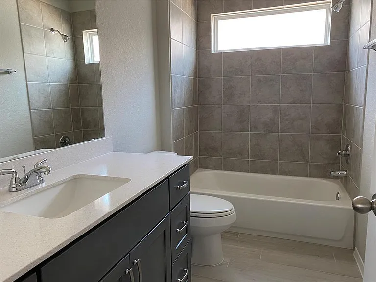 11704 Murano Dr — Photo 19