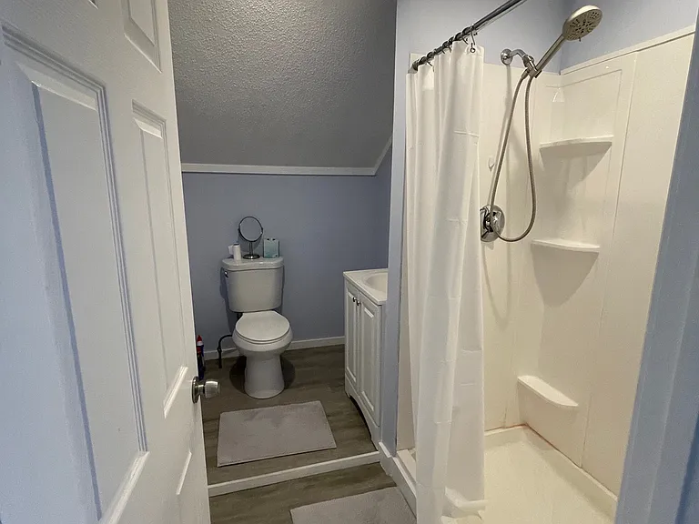 556 Bradford Ave #3 — Photo 6