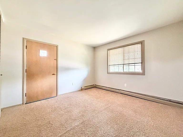 Middleton Commons — Photo 82