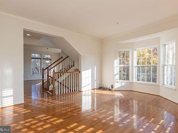 3rd image of 7512 Langport Ct