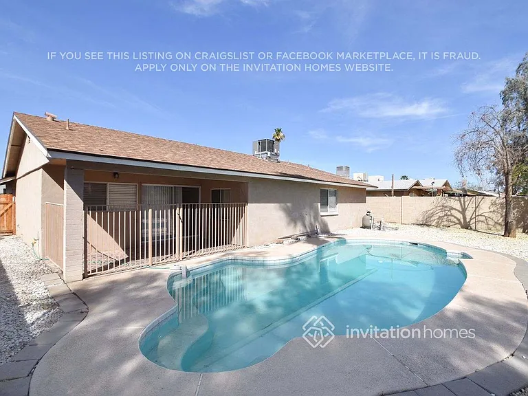 7619 W Devonshire Ave — Photo 8