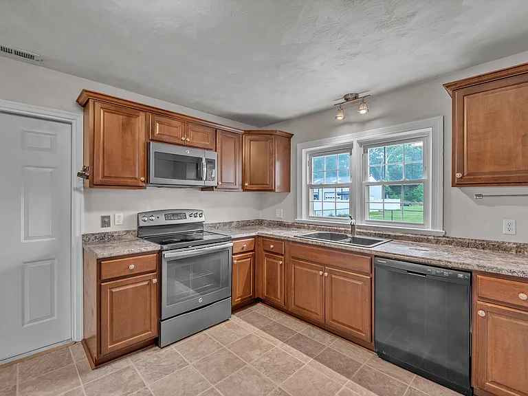 525 Dove Dr — Photo 13