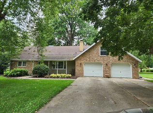 639 N Locust St, Arcola, IL 61910