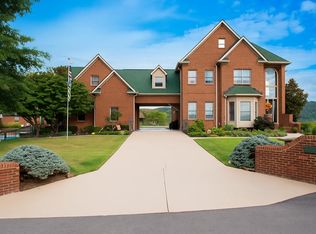 105 Mountain View Ct, Pikeville, KY 41501