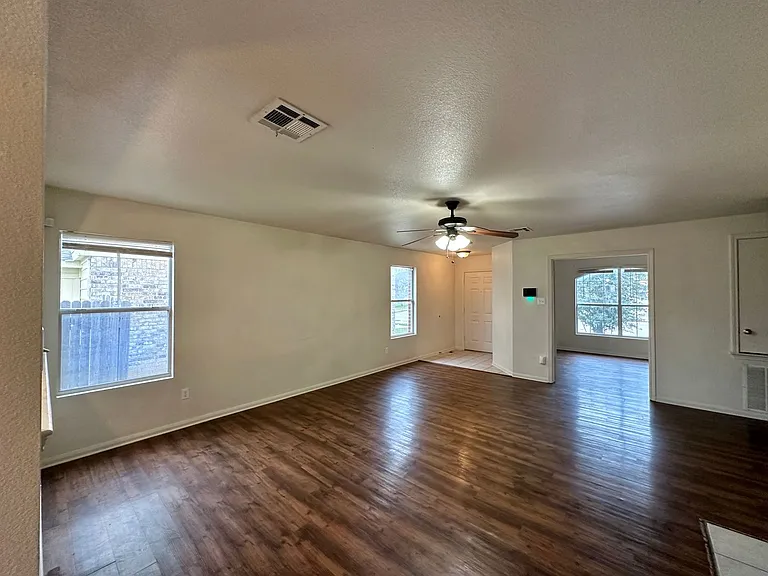 2311 Price Dr — Photo 4