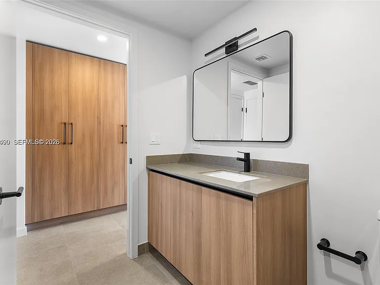 121 NE 5th St #1109 — Photo 11