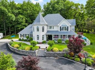 25 Windy Hill Rd, New Windsor, NY 12553