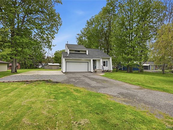 3rd image of 2972 Rosemarie Cir
