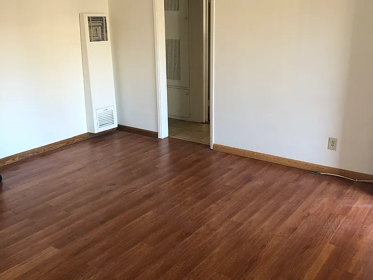 1308 N Los Robles Ave #3 — Photo 3