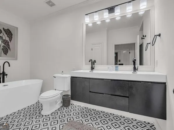 825 Highland Ln NE APT 1207, Atlanta, GA 30306
