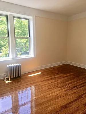 Rented by LG Realty Solutions Inc | media 4