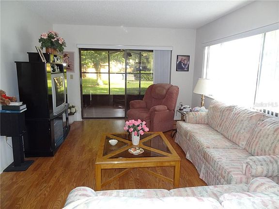 3rd image of 12817 Wedgewood Way APT B