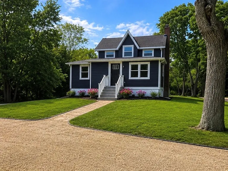 452 Montauk Hwy — Photo 1