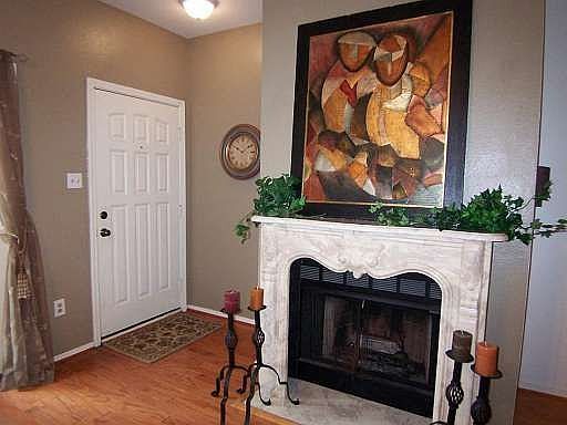 4th image of 674 Wilcrest Dr #674