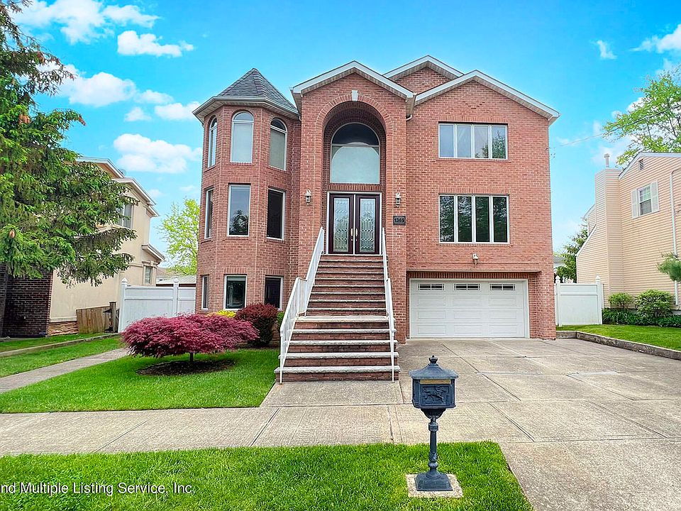 1st image of 1369 Arden Ave