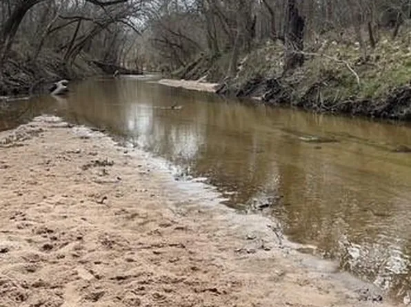 7462 County Road 284, Edna, TX 77957