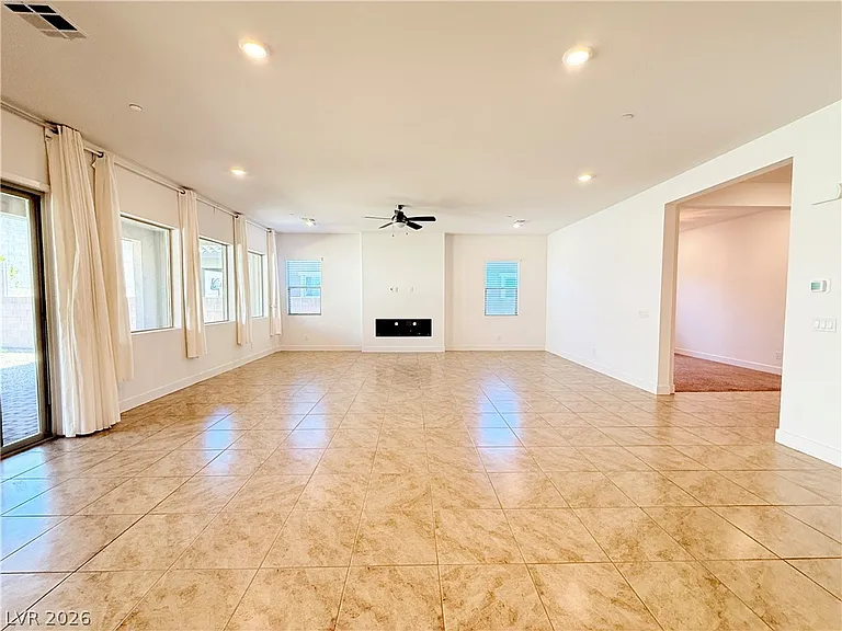 313 Agnew St — Photo 5