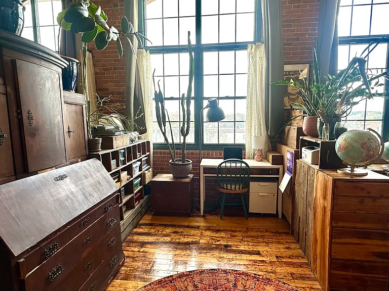 1 Westinghouse Plz #C324 — Photo 8