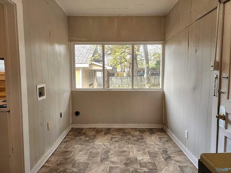 721 S Market St — Photo 11