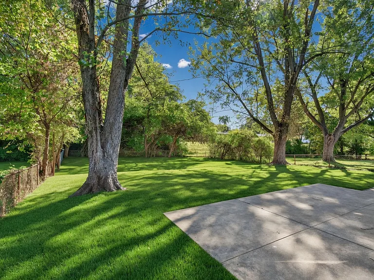 2358 Vorhof Dr — Photo 34