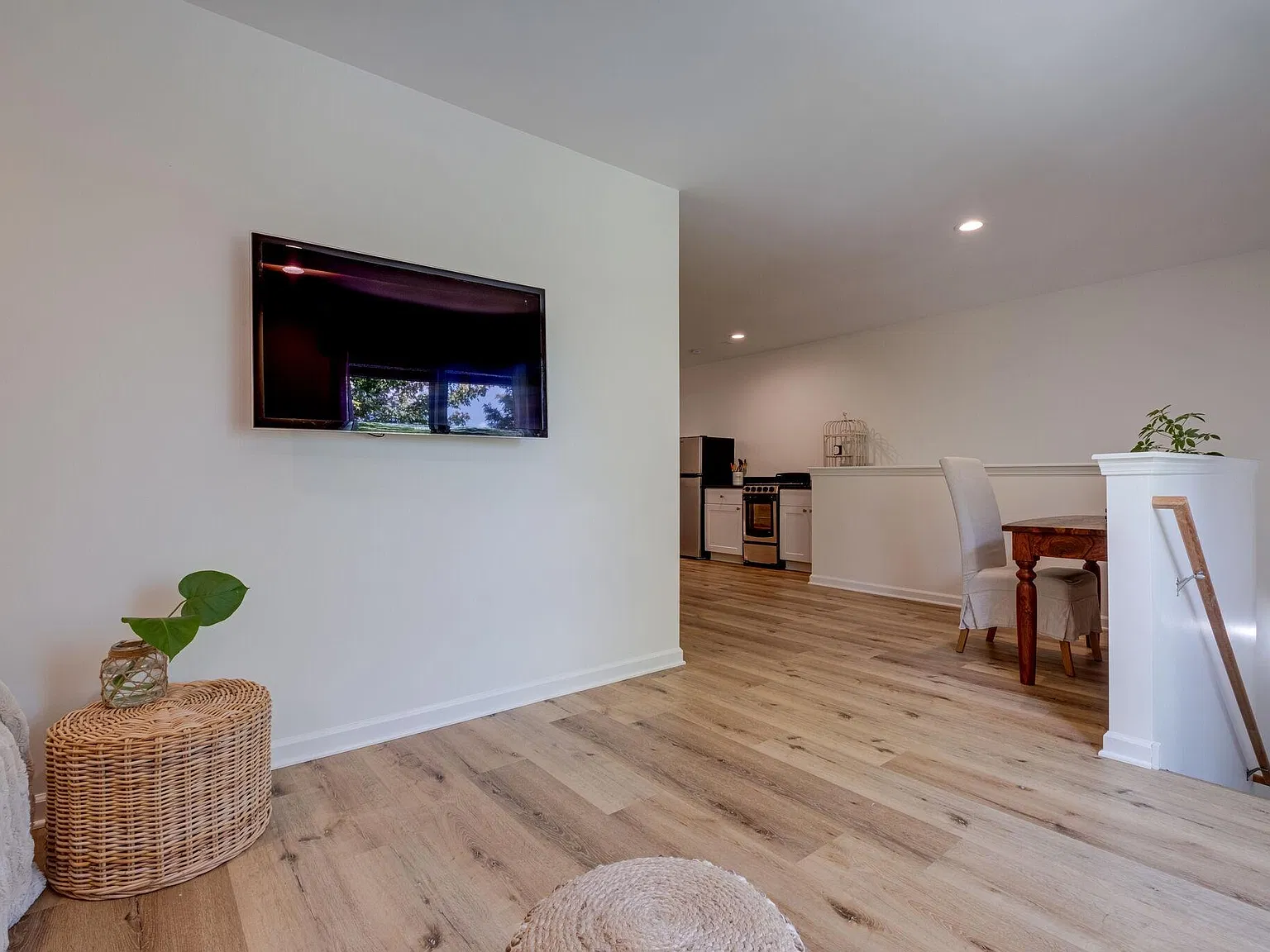 120 Addison Ave — Photo 4