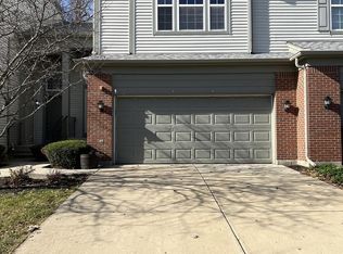 1426 Yellowstone Dr, Streamwood, IL 60107
