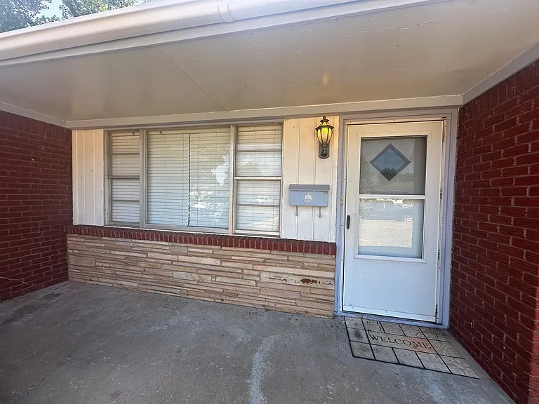 2524 Eagle Dr — Photo 8
