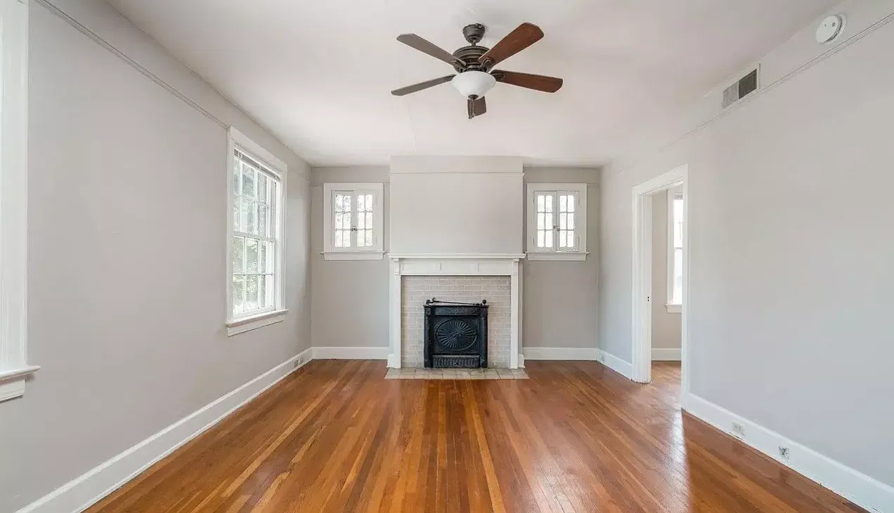 2 bed, 1.5 bath, 925 sqft, $1,795 — Photo 2