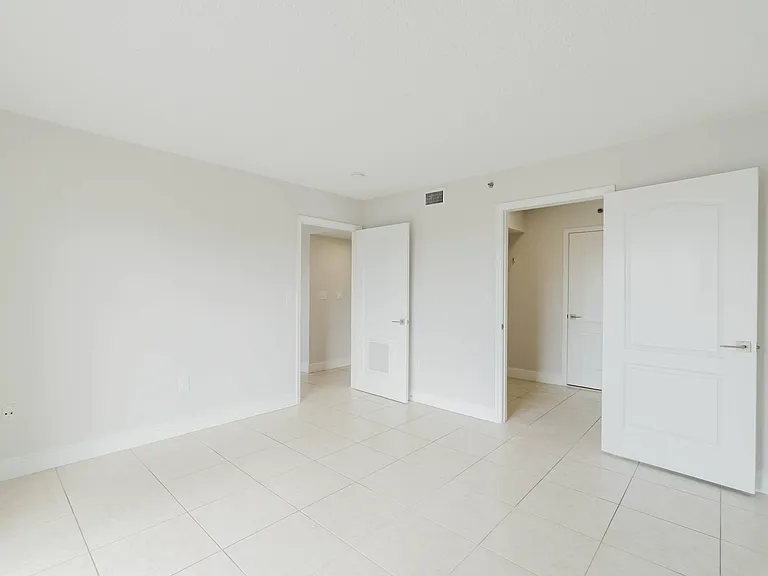 Legacy at Brickell — Photo 19