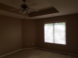 1661 W Swallow St, Springfield, MO 65810