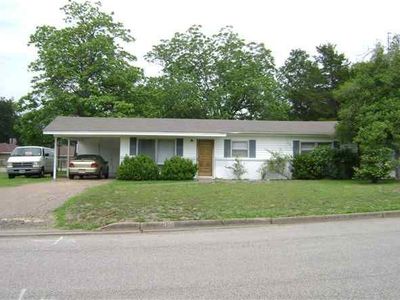 212 N Parker Ln, Carthage, TX, 75633