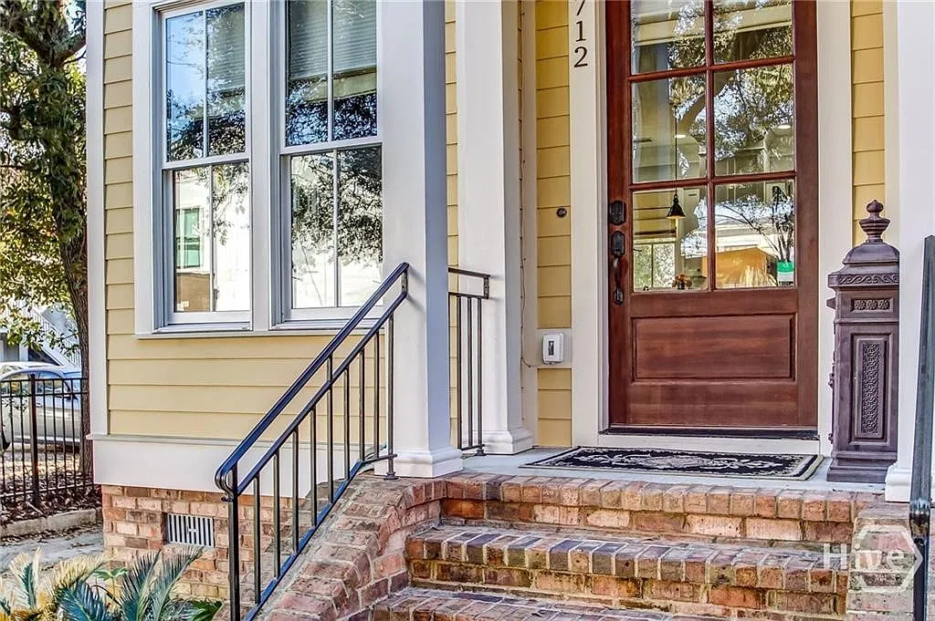 3 bed, 2.5 bath, 1419 sqft, $4,000 — Photo 2