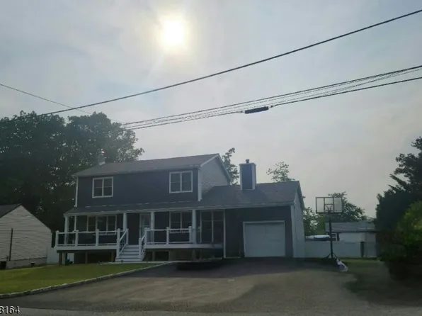 8 Leo Ave, Hopatcong Boro, NJ 07874