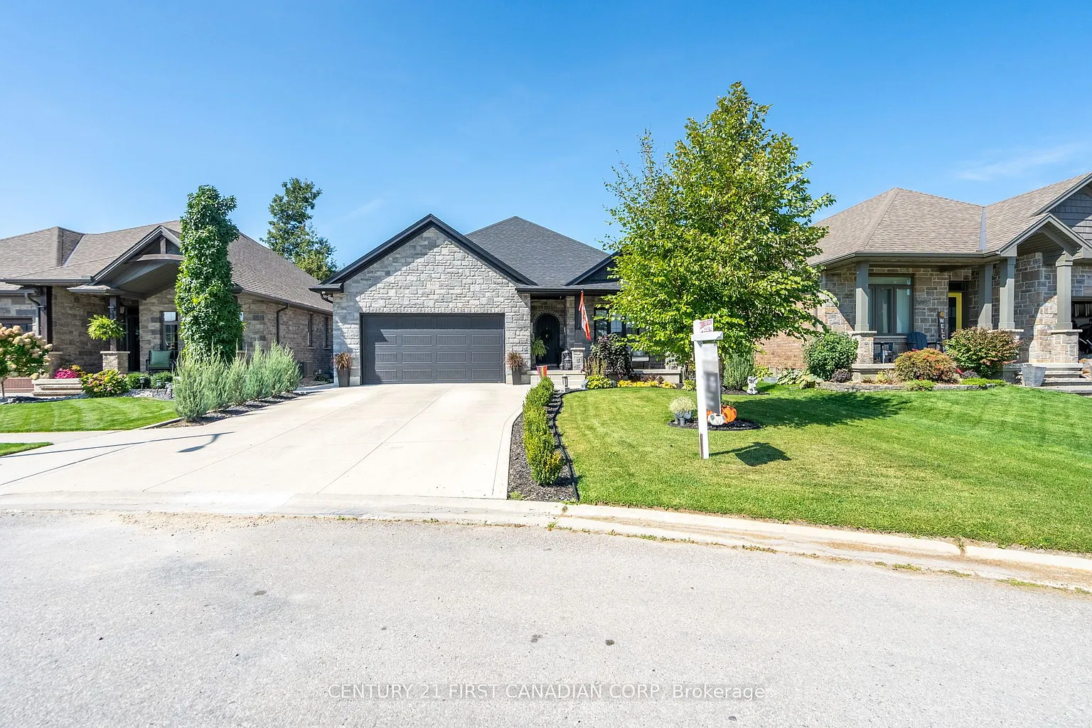 161 Collins Way photo 1