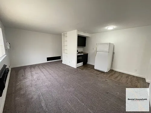 15211 Fenkell St Photo 1